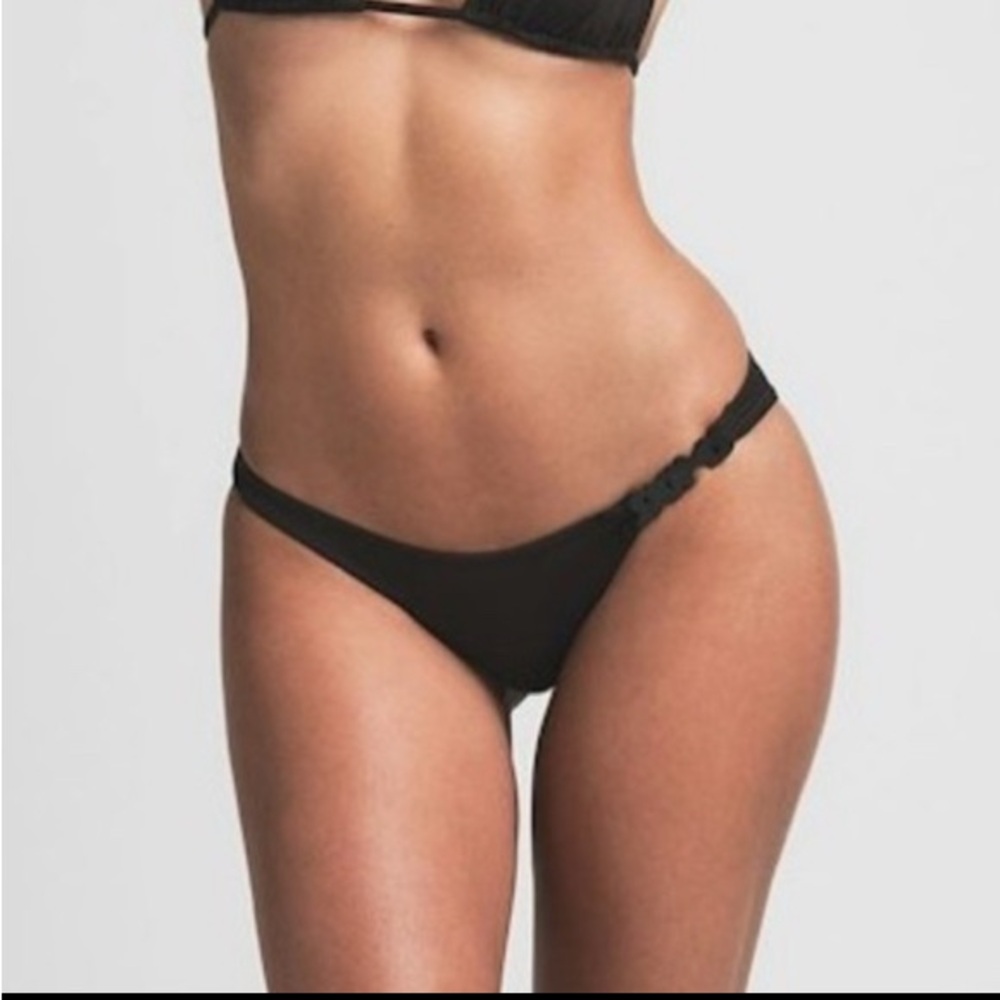 SKIMS SWIM LOGO HARDWARE BIKINI BOTTOM IN ONYX XXS M - Picture 2 of 5